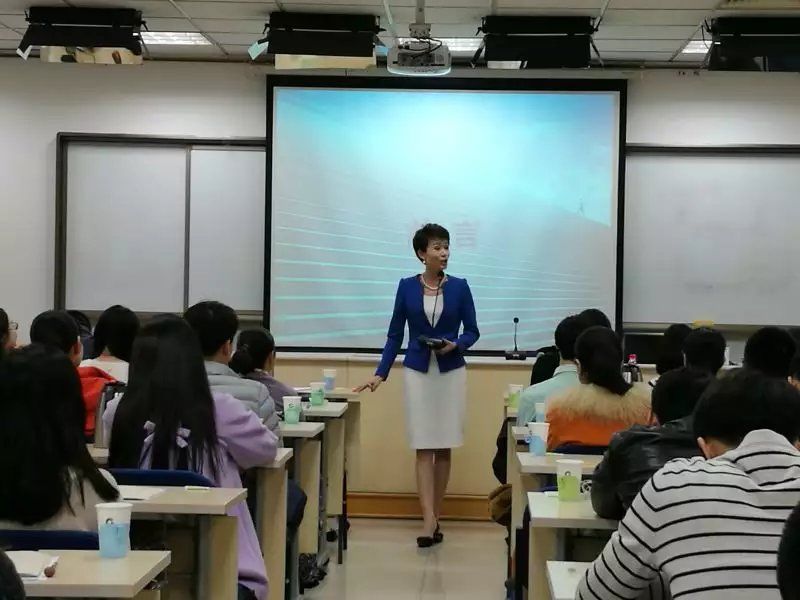 闫维维20161118 (2).jpg