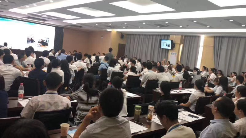 闫维维20180812 (1).jpg