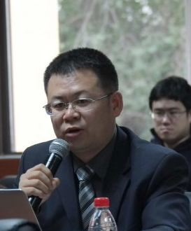 何继江老师照片-13366055016-北大金牌讲师工作室助理董小帅.png
